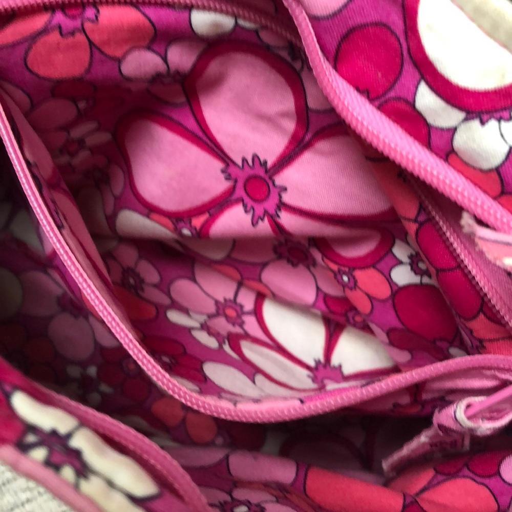 Vera Bradley pinks and white floral purse - Picture 3 of 11